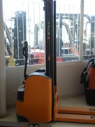 Forklifts using battery