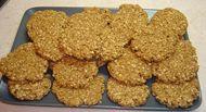 Soft oat biscuits with apple